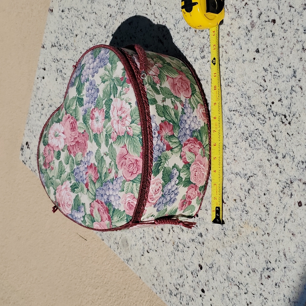 Heart shaped sewing box supply carrier